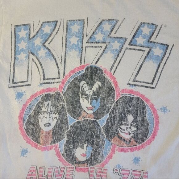 KISS Alive In ‘77 Retro Band T-shirt Men’s Size Small White Short Sleeve - Picture 4 of 15